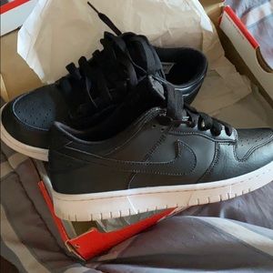 NIKE DUNK LOW CYBER MONDAY